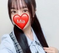 Adult webcam host _Mia_land_ at Stripchat