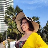 Adult webcam host B_Bonya_m at Stripchat