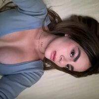 Adult webcam host emiss_ at Stripchat