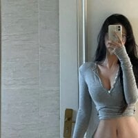 Adult webcam host Eva-009 at Stripchat