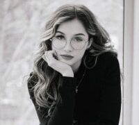 Adult webcam host FaaBinaa at Stripchat