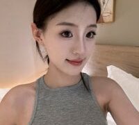 Adult webcam host H-2005 at Stripchat