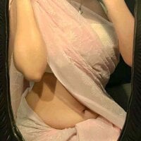 Adult webcam host Its_Diya1 at Stripchat