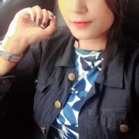 Adult webcam host Miss-Riyasingh at Stripchat