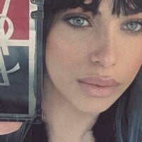 Adult webcam host ORLA86 at Stripchat