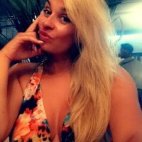 Adult webcam host SpicyVicky at Stripchat