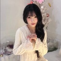 Adult webcam host Yaya–728 at Stripchat