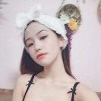 Adult webcam host zhenzhen666 at Stripchat