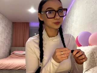 Emmaflores    Live nude cam model emmaflores on Camsoda
