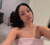 Live nude cam model babymalaya on Stripchat