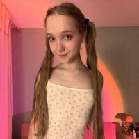 Live nude cam model bambi_lu on Stripchat