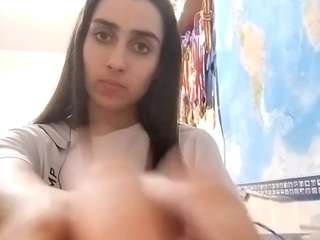 Live nude cam model bettyannhernon on Camsoda