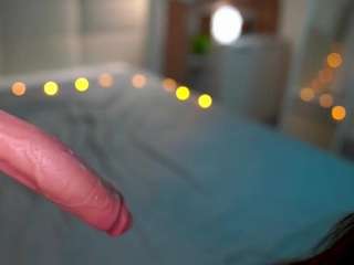 Live nude cam model bllowjoyy on Camsoda