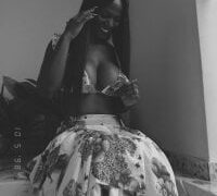 Live nude cam model Bustykeyla on Stripchat