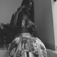 Live nude cam model Bustykeyla on Stripchat