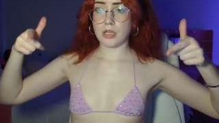 Live nude cam model cummymochi on Camsoda