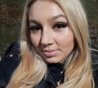 Live nude cam model hotamanda01 on Stripchat