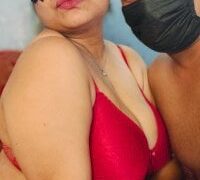 Live nude cam model Indiancouple35 on Stripchat