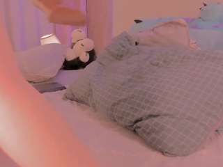 Live nude cam model julietavargas on Camsoda