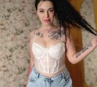 Live nude cam model Lola_Hale on Stripchat