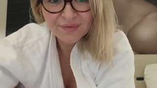 Live nude cam model mikagray on Camsoda