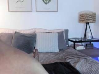 Live nude cam model ninagold on Camsoda