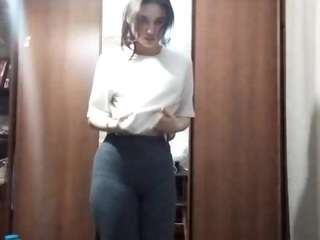 Live nude cam model oksanaberg on Camsoda