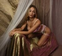 Live nude cam model skyemorgan01 on Stripchat