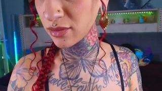 Live nude cam model starryari69 on Camsoda