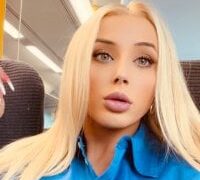 Live nude cam model Strongqueen on Stripchat