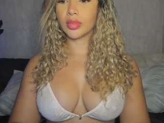 Live nude cam model sugarcataleya on Camsoda