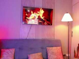 Live nude cam model suniipuffle on Camsoda