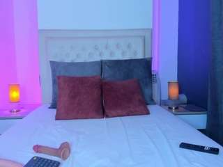 Live nude cam model violeta-santanna on Camsoda