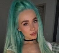 Live nude cam model xDinnax on Stripchat