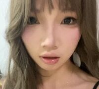 Live nude cam model Yiyi-707 on Stripchat