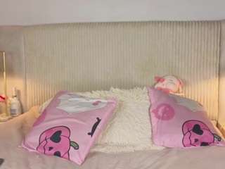 Susan-zc    Live nude cam model susan-zc on Camsoda