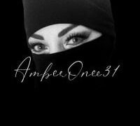 Adult webcam host Amberonee31 at Stripchat