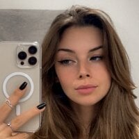 Adult webcam host HopeHeaven at Stripchat