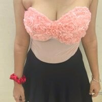 Adult webcam host Hot_Taniya69 at Stripchat