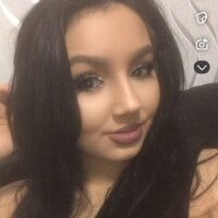 Adult webcam host hotamanda01 at Stripchat