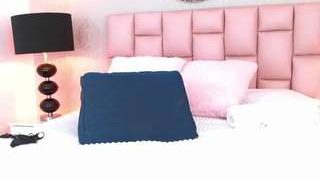 Live nude cam model ashley-bruce on Camsoda