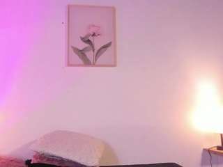 Live nude cam model isabellacruz1 on Camsoda