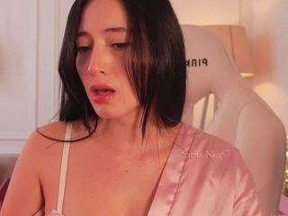 Live nude cam model saritanice on Camsoda