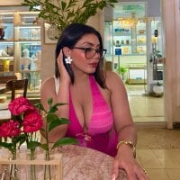 Live nude cam model zui_lu on Stripchat