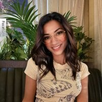 Adult webcam host -_MiaQueen_- at Stripchat