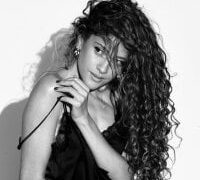 Adult webcam host alana15 at Stripchat