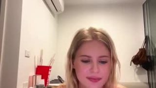 Laraineprada — XXX Stream on Chaturbate Live nude cam model laraineprada on Chaturbate