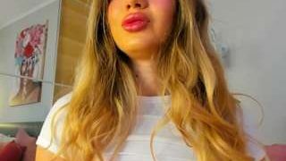 Live nude cam model dariadeli on Camsoda