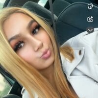 Live nude cam model hotamanda01 on Stripchat