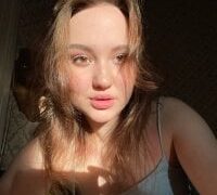 Live nude cam model JuliaHotter on Stripchat